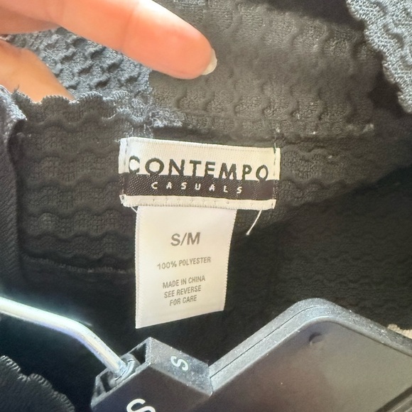 Elegant Black Textured Women's Top - Picture 6 of 6